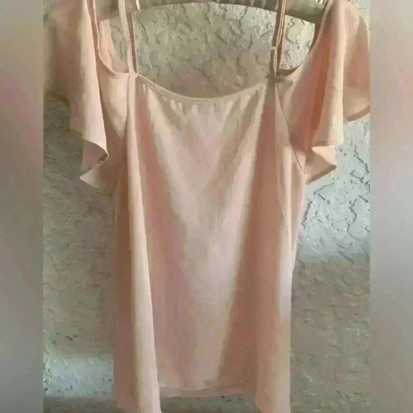 Bar III Women’s Sz M Pastel Pink Ruffle Sleeve Optional Off Shoulder Blouse Good - Picture 6 of 11